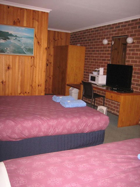 Orbost Country Road Motor Inn - Accommodation Daintree 3