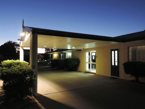 Outback Motel - Accommodation Daintree 0
