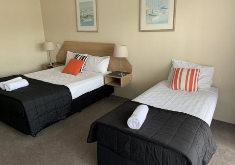 Outrigger Burleigh - Accommodation Daintree 2
