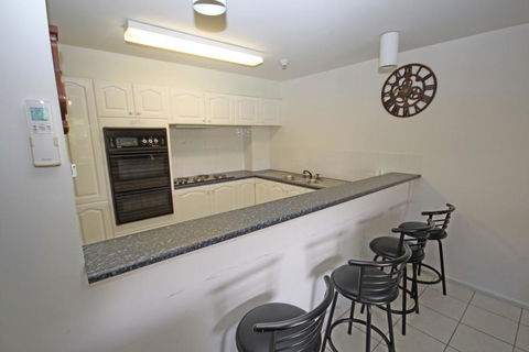 Pacific Towers 402 - Coffs Harbour, NSW - Accommodation Daintree 1