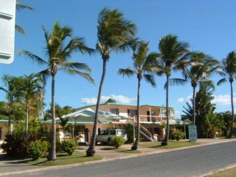 Palm View Holiday Apartments - Accommodation Daintree 0