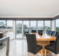 Paradise Point - Tamar Valley 14 Persons Residence with pool - Accommodation Daintree