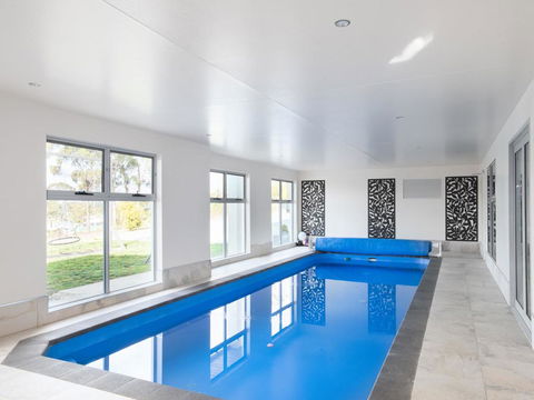 Paradise Point - Tamar Valley 14 Persons Residence With Pool - Accommodation Daintree 2