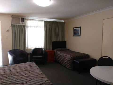 Paramount Motel - Accommodation Daintree 1