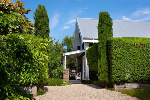 Park Avenue - Formerly Topham House - Accommodation Daintree 1