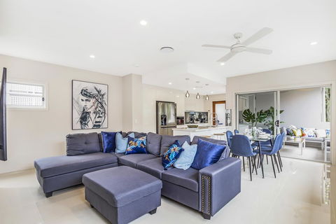 Park Avenue Luxe Townhouse Brand New Sleeps 9 - Accommodation Daintree 0