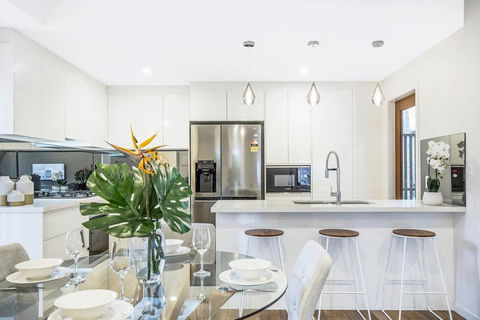 Park Avenue Townhouse Retreat Brisbane Sleeps 10 - Accommodation Daintree 1