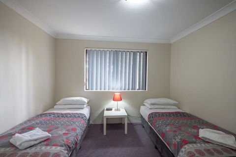 Parkside Apartments At 35 Grose St - Accommodation Daintree 0