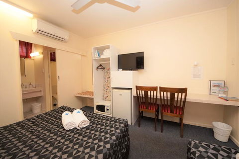 Parkside Motel & Licensed Restaurant - Accommodation Daintree 2