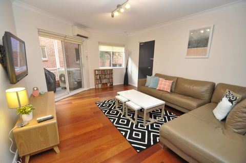Parramatta Self-Contained Two-Bedroom Apartment (4LEN) - Accommodation Daintree 0