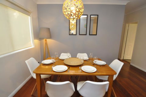 Parramatta Self-Contained Two-Bedroom Apartment (4LEN) - Accommodation Daintree 2