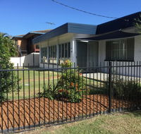 Pet Friendly home walking distance to Surf Beach - North St Woorim - Accommodation Daintree