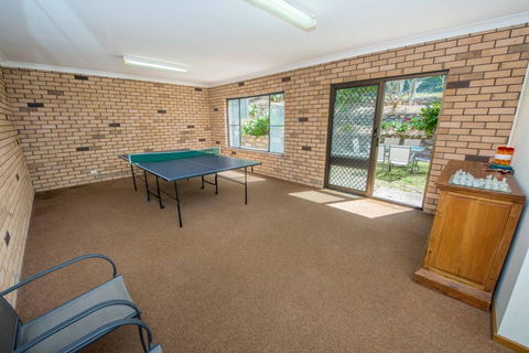 Pet Friendly Lentara St 8 - Fingal Bay - Accommodation Daintree 3