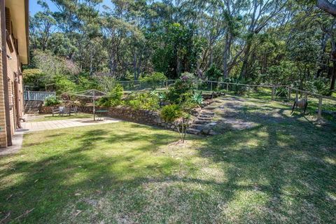 Pet Friendly Lentara St 8 - Fingal Bay - Accommodation Daintree 1