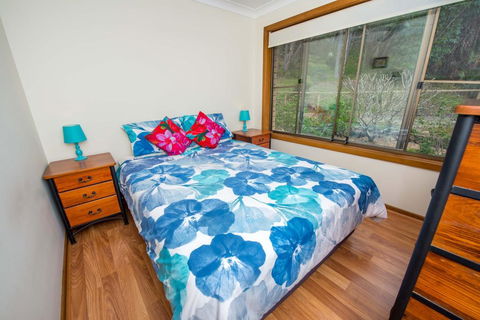 Pet Friendly Lentara St 8 - Fingal Bay - Accommodation Daintree 2