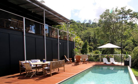 Phoenix Eumundi Bed & Breakfast - Accommodation Daintree 2