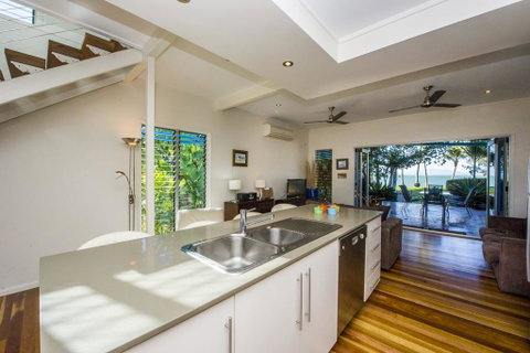 Picnic Beach'scape - Accommodation Daintree 1