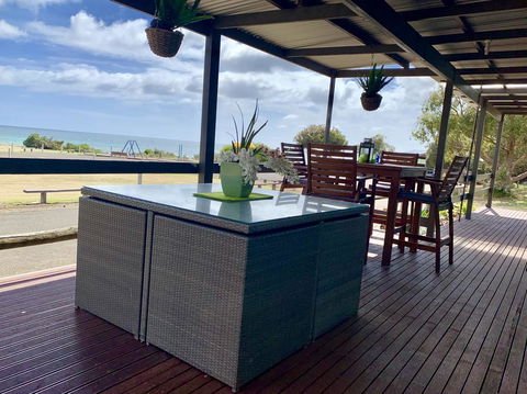 Pine View Holiday Rental - Accommodation Daintree 0