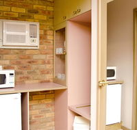 Pines Country Club Motor Inn - Accommodation Daintree