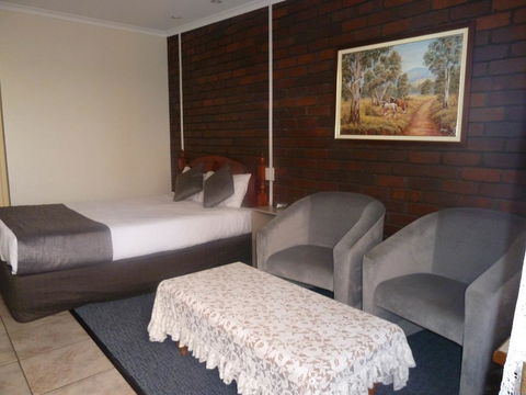 Pioneer Lodge Motel - Accommodation Daintree 1