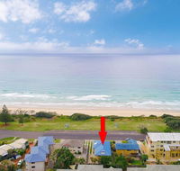 Pippi View 2 Top - across the road from the beach - Accommodation Daintree