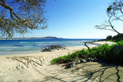 Plomer Beach House - Accommodation Daintree 3