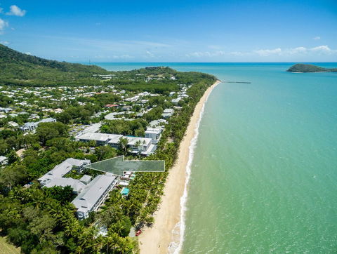Poolside Apt In Alamanda Beachfront Resort (88) - Accommodation Daintree 1