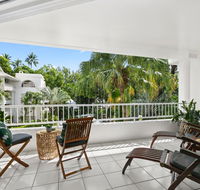 Poolside Apt. In Alamanda Beachfront Resort 56 - Accommodation Daintree