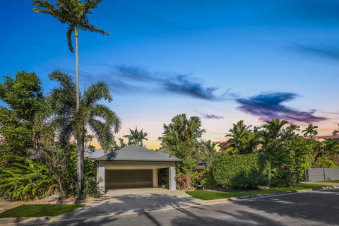 Poppy's Retreat Palm Cove - Accommodation Daintree 1