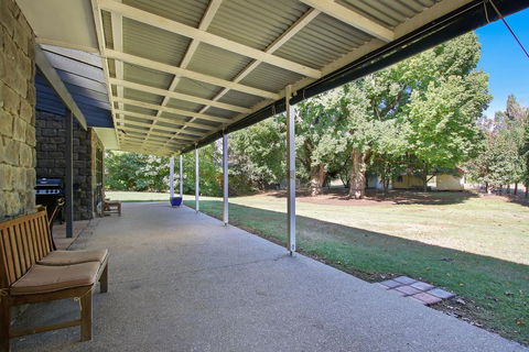 Porepunkah Elms - Holiday House - Accommodation Daintree 2