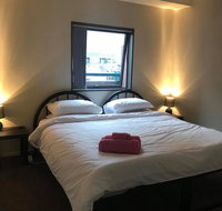 Private Room King Bed Heart Of Melbourne - Accommodation Daintree