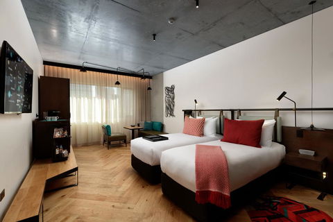 QT Melbourne - Accommodation Daintree 3
