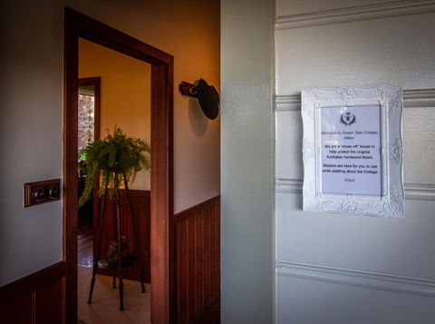 Queen Bee Cottage, Milton - Accommodation Daintree 3