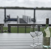 Quiet River Front Escape Walk to Ocean Street  Shops - Accommodation Daintree
