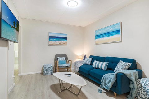 Rare! Modern Unit With Private Fenced Garden Close To The Beach PC5 - Accommodation Daintree 3