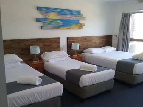 Red Star Hotel Palm Beach - Accommodation Daintree 2