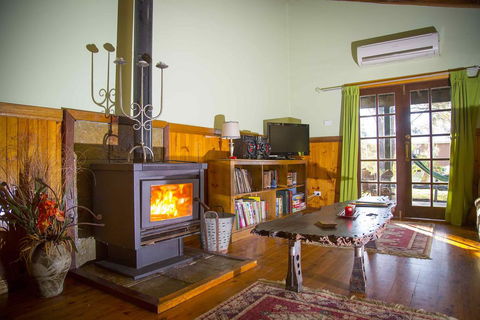 Red Tractor Retreat - Accommodation Daintree 3