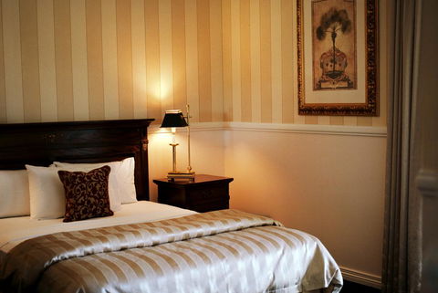 Redearth Boutique Hotel - Accommodation Daintree 0