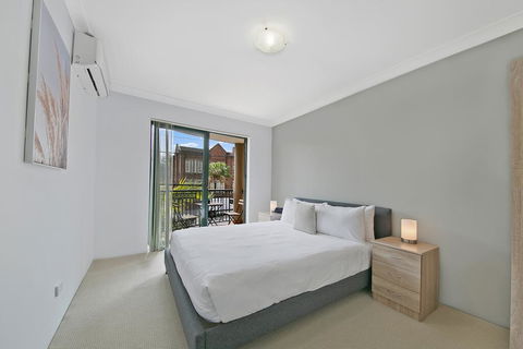REDFERN 3 BEDROOM APARTMENT FREE PARKING WALK TO CENTRAL STATION NRE187 - Accommodation Daintree 3