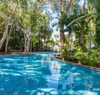 Relax in Palm Cove - Accommodation Daintree