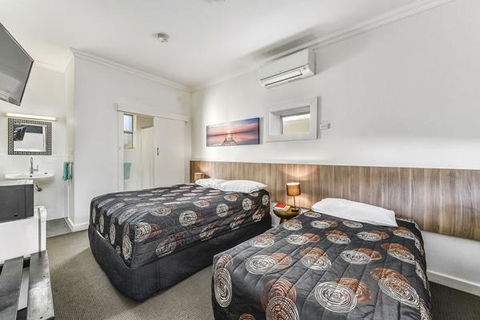 Rest Motels - Accommodation Daintree 2
