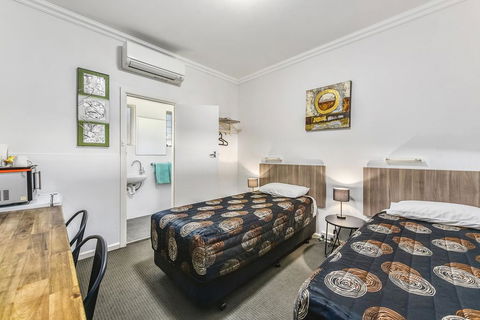 Rest Motels - Accommodation Daintree 3