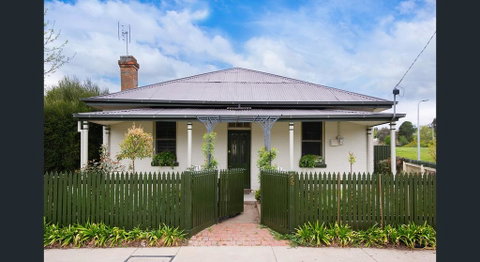 Roalies Farm House - Accommodation Daintree 0