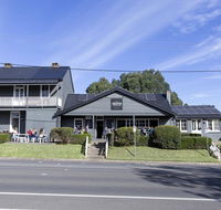 Robertson Public House and Kitchen - Accommodation Daintree