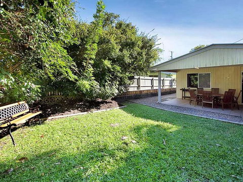 Roderick Street 52, Moffat Beach - Accommodation Daintree 0