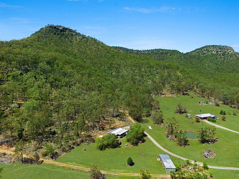 Rosa Estate In Broke - Two 3br House In Walking Distance To Cellar Doors - Accommodation Daintree 2