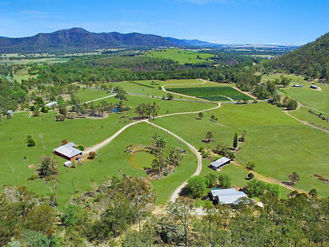 Rosa House In Broke, 4br House In Walking Distance To Cellar Doors - Accommodation Daintree 1