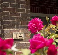 Rose Cottage - Charming Double Brick - Near Cook Park  CBD - Accommodation Daintree
