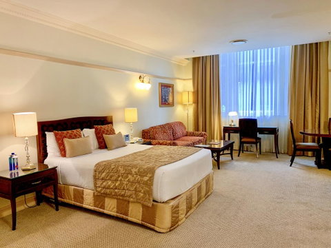 Royal Albert Hotel - Accommodation Daintree 1
