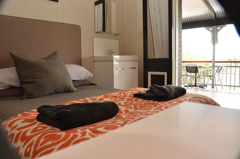 Royal Gatton Hotel - Accommodation Daintree 2